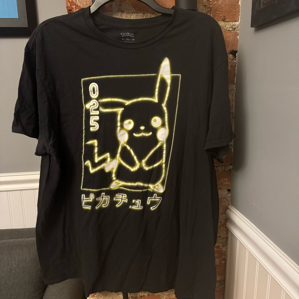 Pokémon Pikachu 025 Neon Men’s Graphic Tshirt Size XL